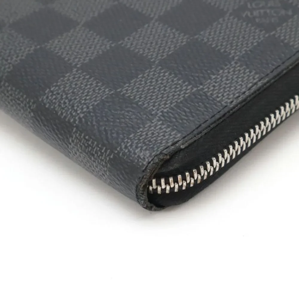 Louis Vuitton delivery duty